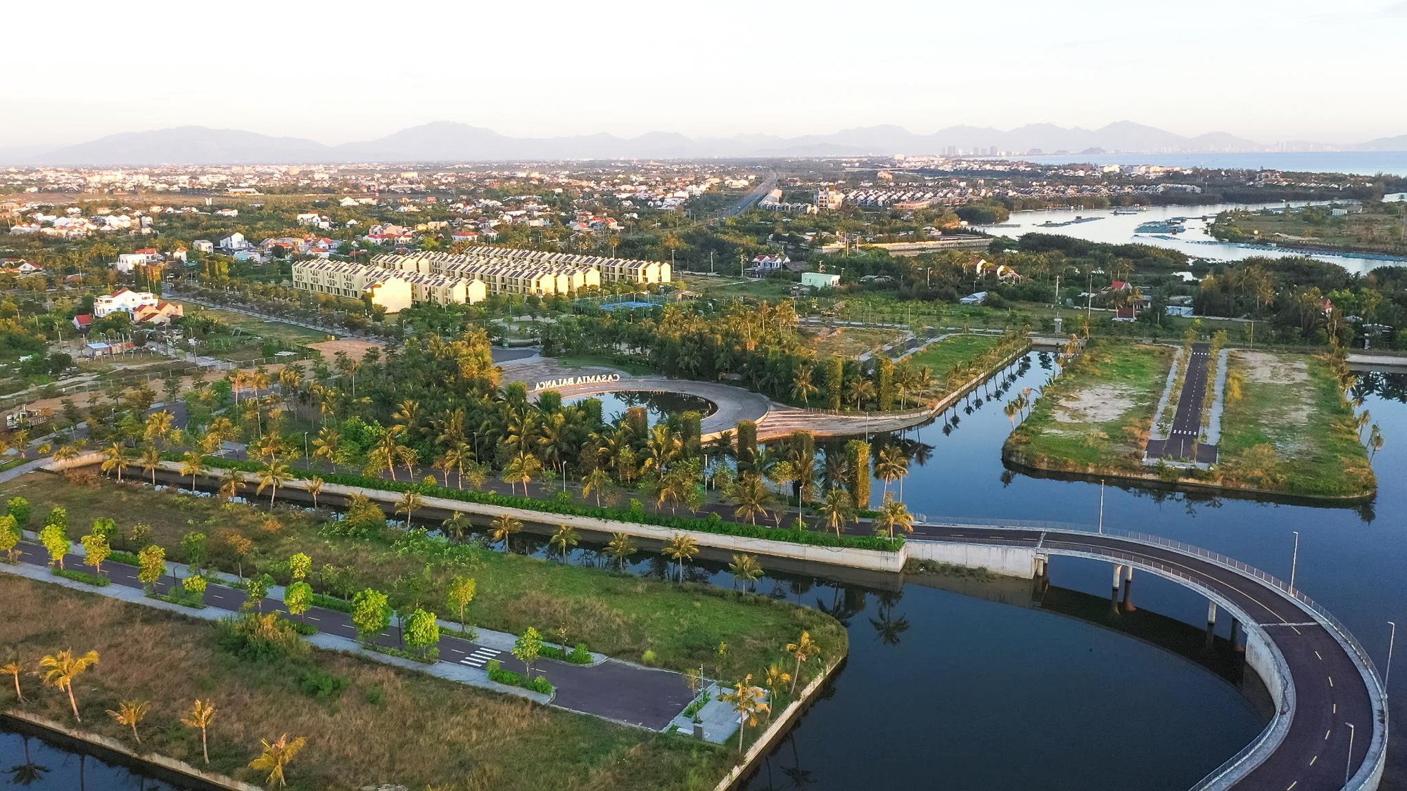 Sinh lời không đến từ “sóng thị trường” mà từ giá trị sử dụng - Ảnh 1. Sinh lời không đến từ “sóng thị trường” mà từ giá trị sử dụng - Ảnh 1.