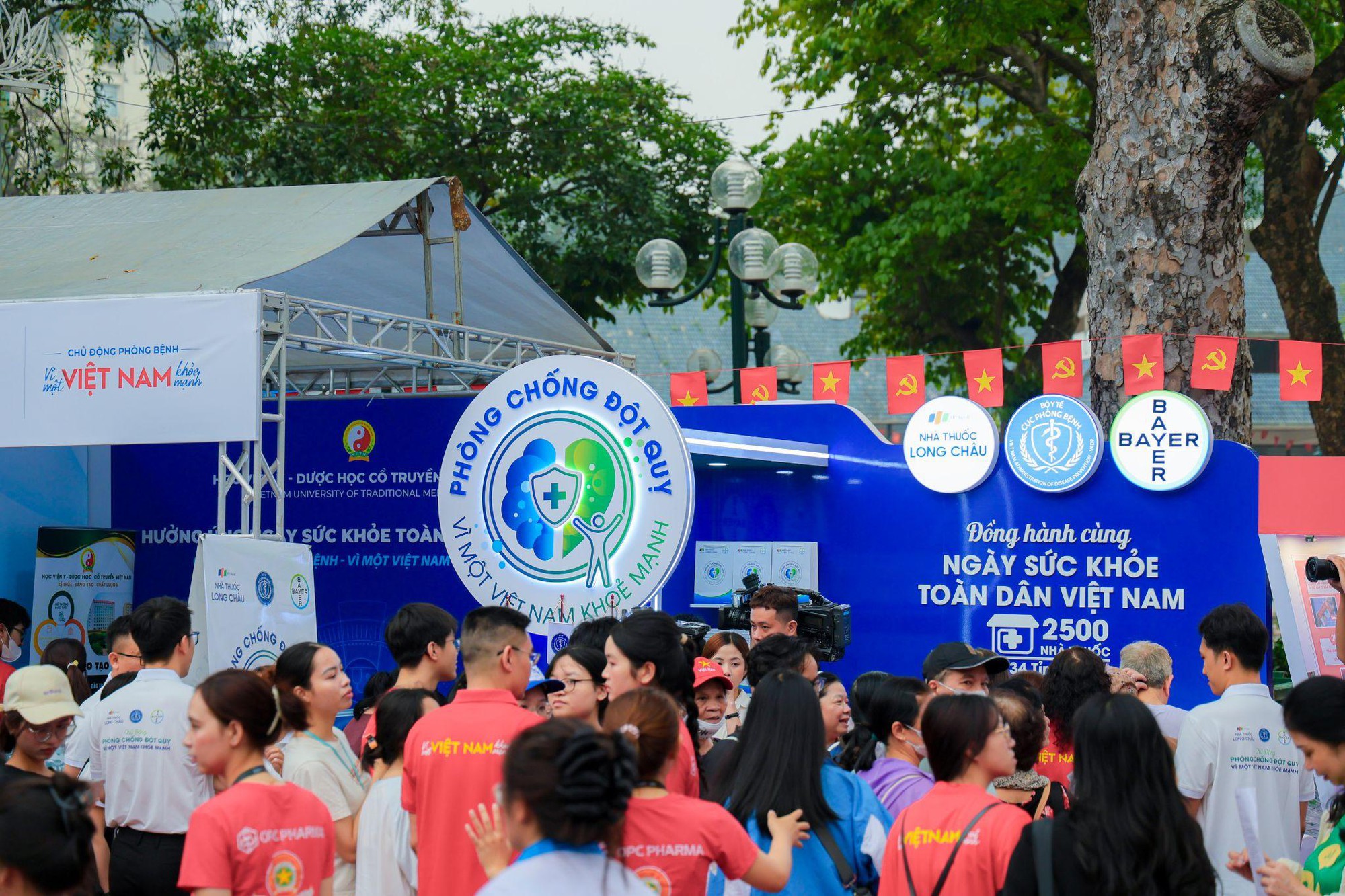 Long Châu và Bayer cùng ngành y tế đẩy lùi gánh nặng đột quỵ- Ảnh 3. Long Châu và Bayer cùng ngành y tế đẩy lùi gánh nặng đột quỵ- Ảnh 3.