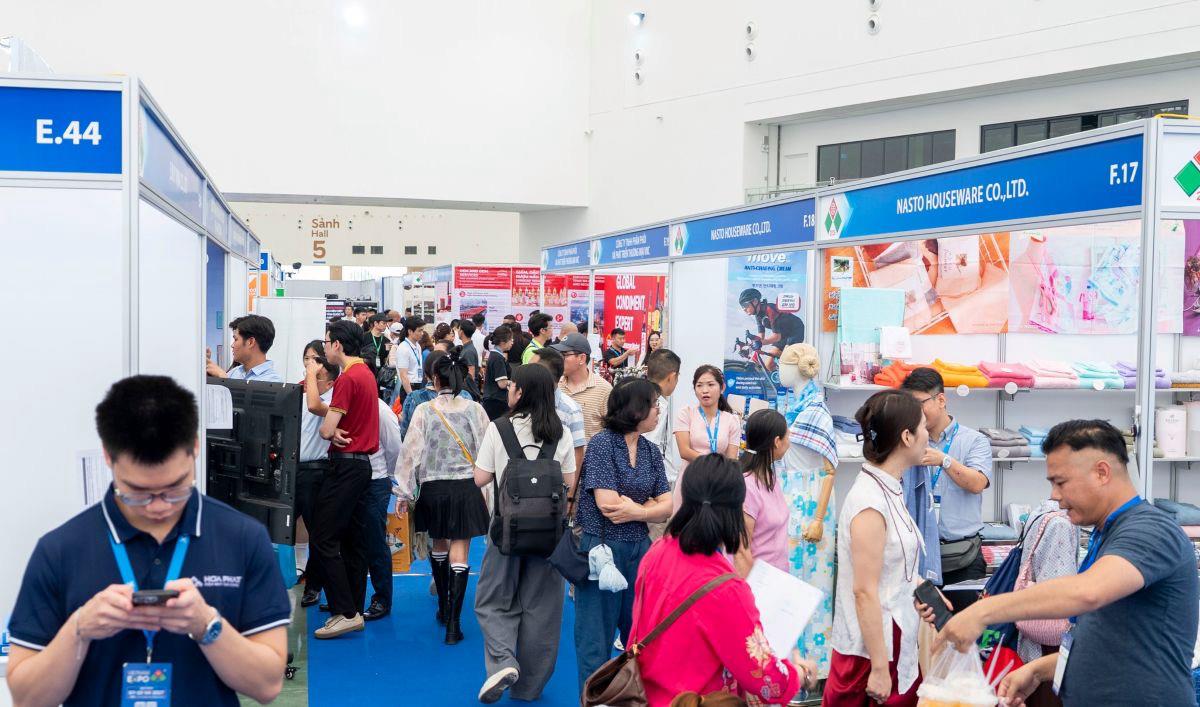 Vincom Collection Bazaar sở hữu lợi thế kép cạnh trung tâm triển lãm, ôm trọn ga đường sắt cao tốc - Ảnh 1.