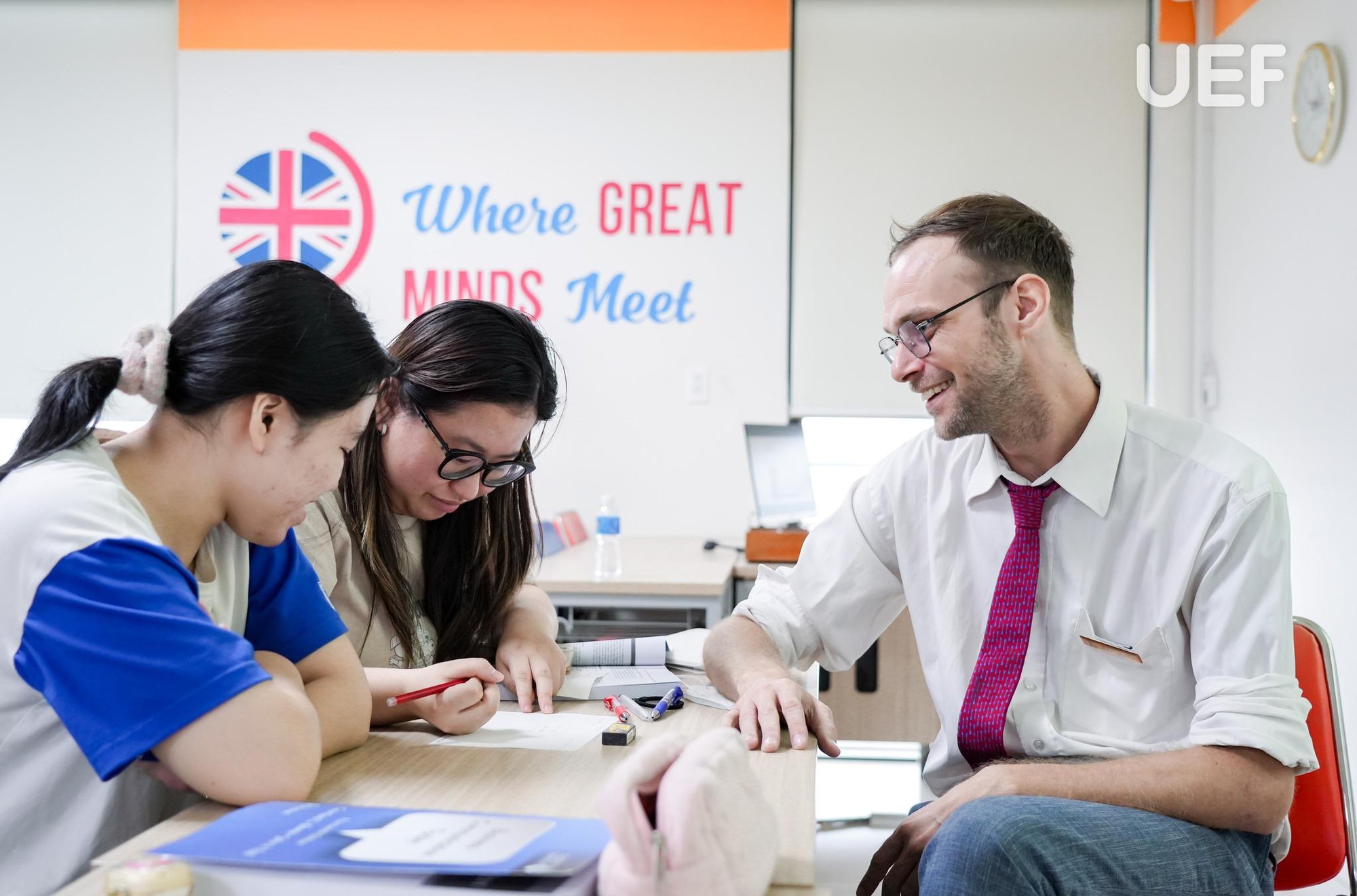 Đội ngũ giảng viên quốc tế nâng tầm trải nghiệm học tập tại Gloucestershire Vietnam- Ảnh 1. Đội ngũ giảng viên quốc tế nâng tầm trải nghiệm học tập tại Gloucestershire Vietnam- Ảnh 1.