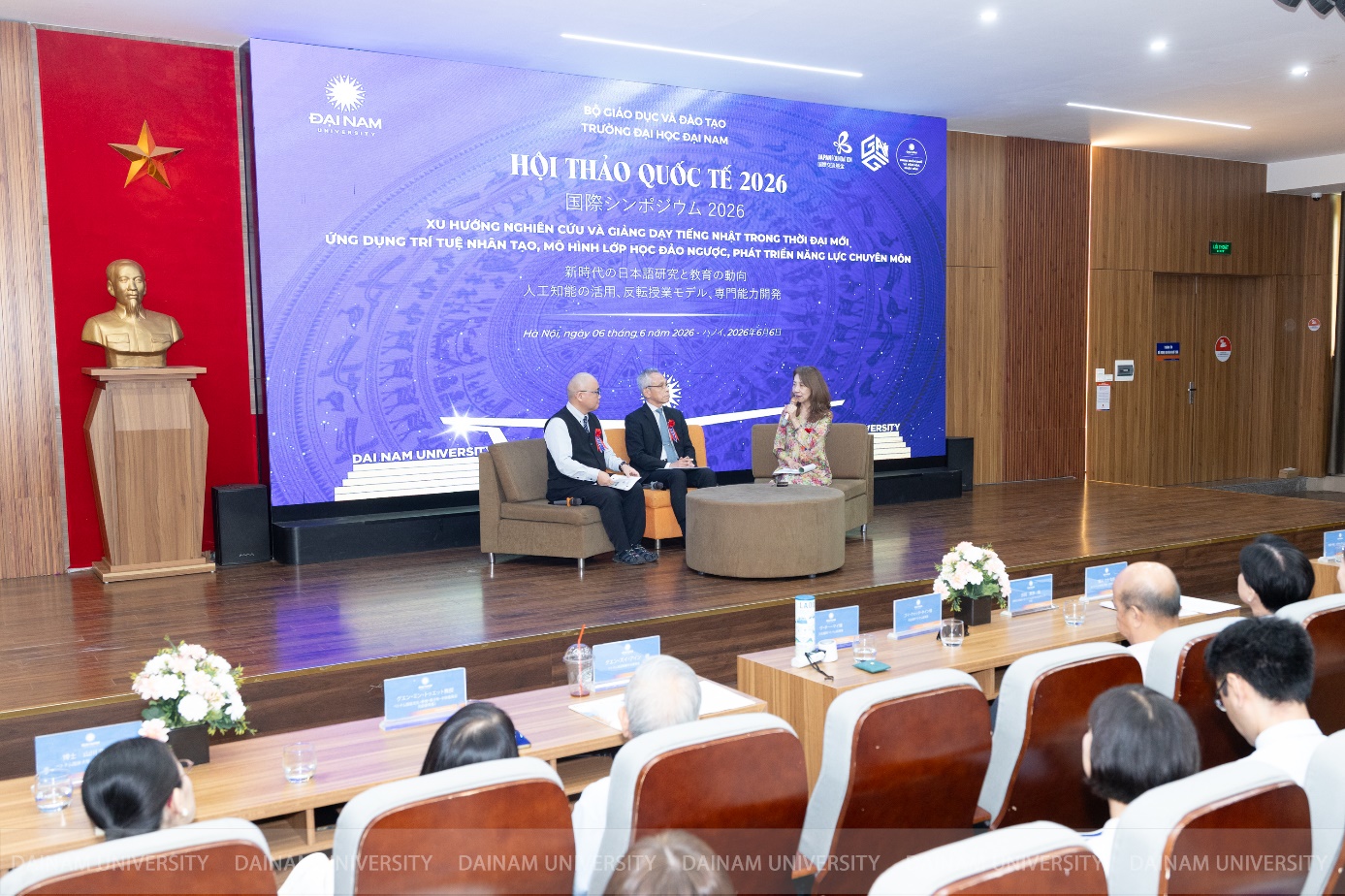 Giáo sư Nhật Bản bàn về tương lai nguồn nhân lực tiếng Nhật trong thời đại AI tại Đại học Đại Nam - Ảnh 1. Giáo sư Nhật Bản bàn về tương lai nguồn nhân lực tiếng Nhật trong thời đại AI tại Đại học Đại Nam - Ảnh 1.