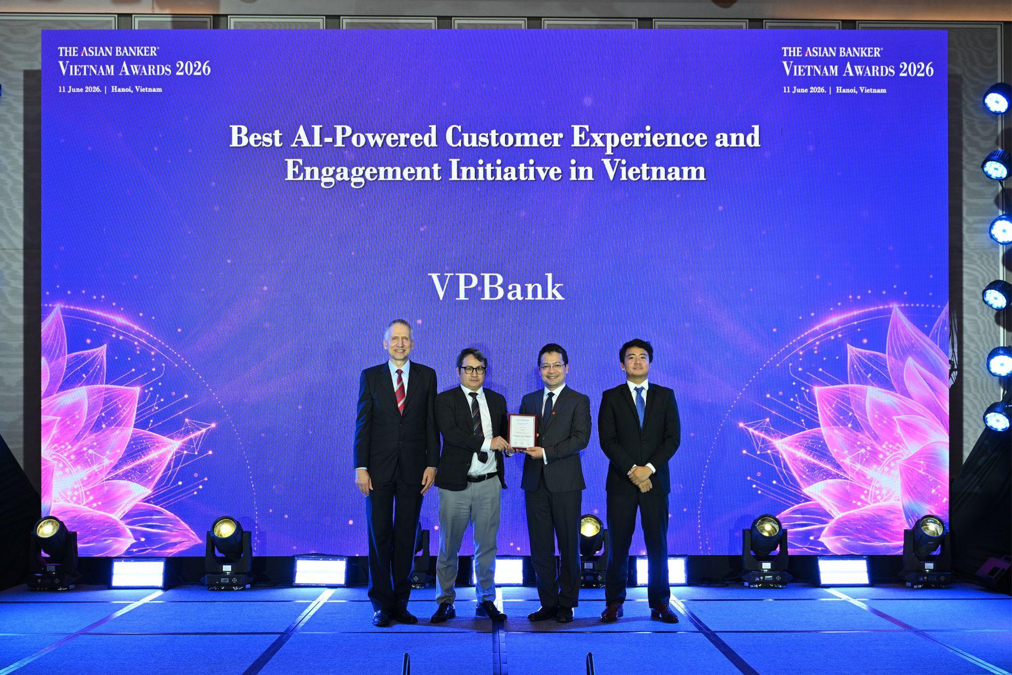 VPBank ghi dấu tại The Asian Banker với ba giải thưởng về số hóa, AI và phát triển bền vững- Ảnh 1.