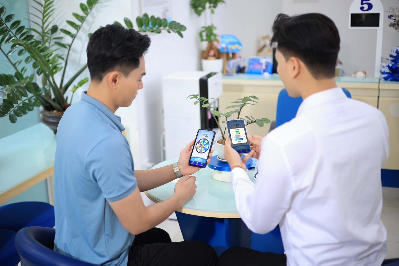 Gắn bó càng lâu, nhận quà càng lớn cùng VinaPhone- Ảnh 1.