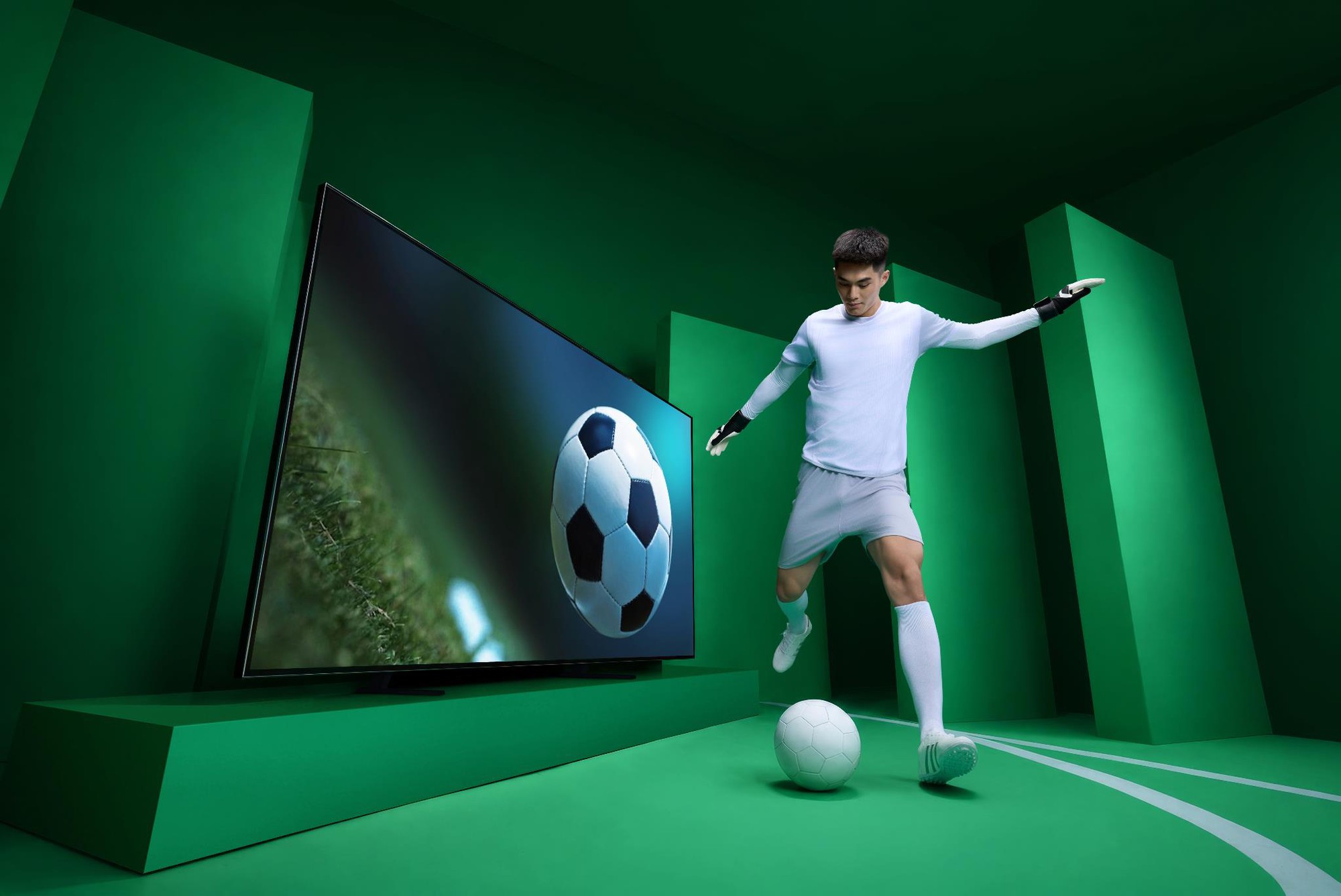 Gallery - TV LG QNED evo AI 2026: Trải nghiệm thể thao đỉnh cao trên màn hình 115 inch - image 1