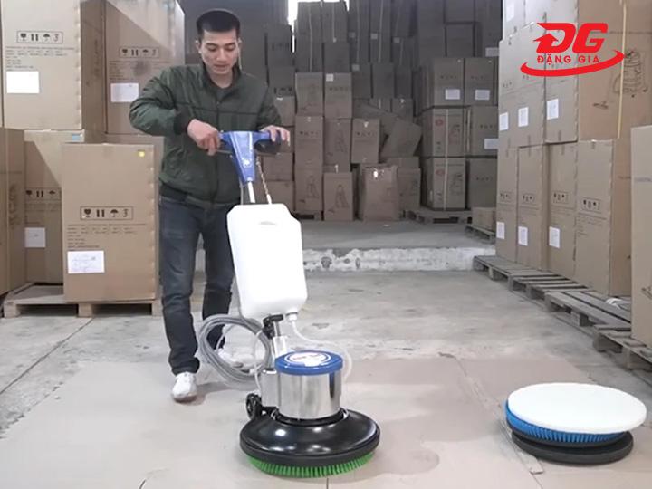 Nâng tầm hiệu quả vệ sinh với các dòng máy vệ sinh công nghiệp chuyên dụng - Ảnh 1.
