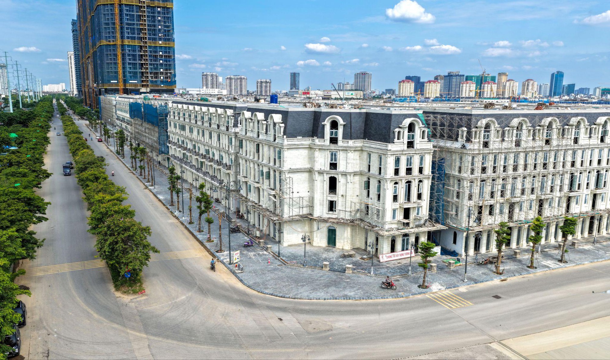 Cận cảnh BST dinh thự siêu sang giữa Ciputra: diện tích sàn cả ngàn m2, sổ đỏ trao tay ngay khi nhận nhà- Ảnh 6.