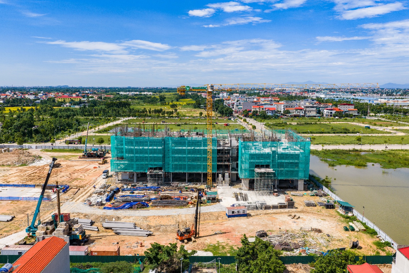 Flora Cera Garden tăng tốc thi công, khẳng định chuẩn sống chất lượng nhà ở xã hội - Ảnh 1.