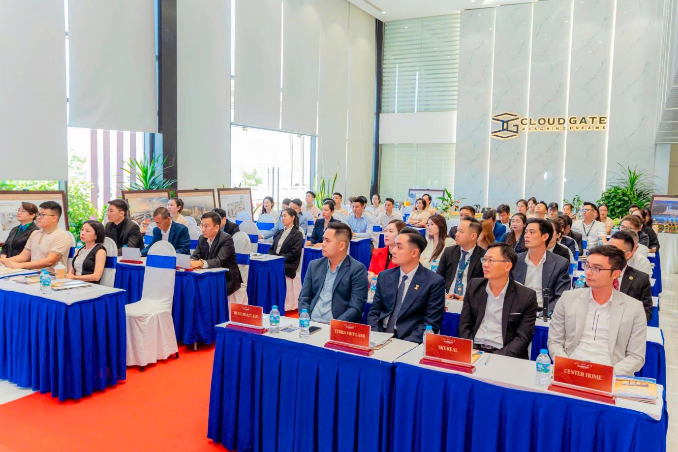 Cloud Icon L’Avenir chính thức ra mắt, biểu tượng nghỉ dưỡng mới bên bờ biển Đông Đắk Lắk- Ảnh 1. Cloud Icon L’Avenir chính thức ra mắt, biểu tượng nghỉ dưỡng mới bên bờ biển Đông Đắk Lắk- Ảnh 1.