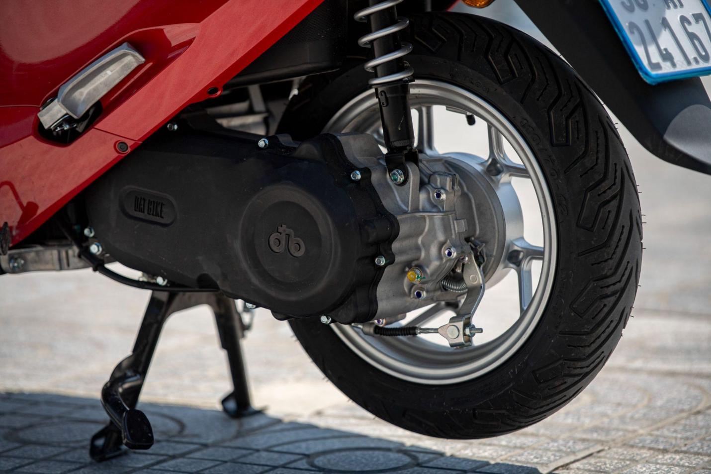 Pin lớn đi 200km, cốp vẫn rộng 50L: Dat Bike ERA tối ưu thế nào? - Ảnh 2. Pin lớn đi 200km, cốp vẫn rộng 50L: Dat Bike ERA tối ưu thế nào? - Ảnh 2.