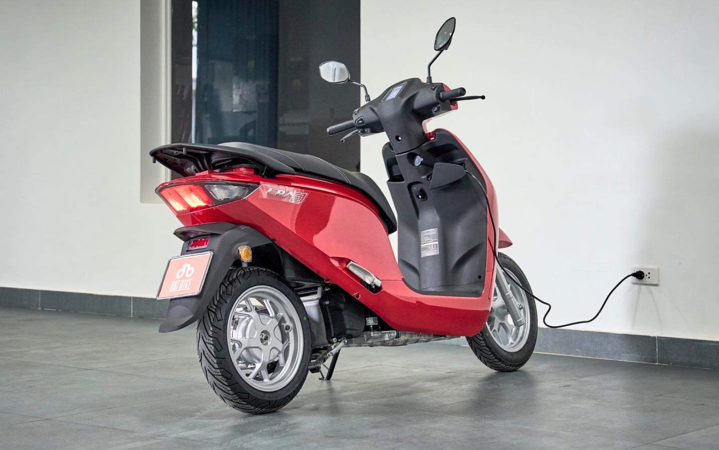 Pin lớn đi 200km, cốp vẫn rộng 50L: Dat Bike ERA tối ưu thế nào? - Ảnh 3. Pin lớn đi 200km, cốp vẫn rộng 50L: Dat Bike ERA tối ưu thế nào? - Ảnh 3.