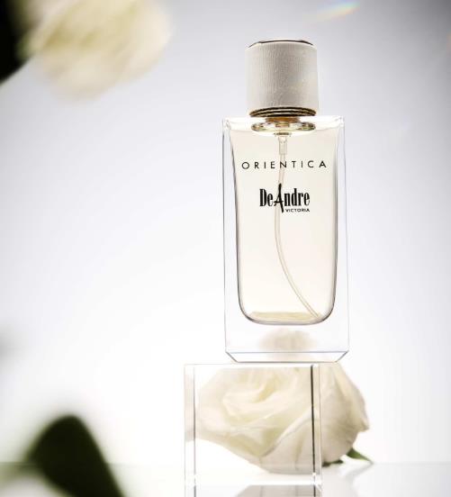 "Quiet Luxury" trong thế giới mùi hương: Khi người trưởng thành chọn nước hoa để khẳng định vị thế thầm lặng- Ảnh 2. "Quiet Luxury" trong thế giới mùi hương: Khi người trưởng thành chọn nước hoa để khẳng định vị thế thầm lặng- Ảnh 2.