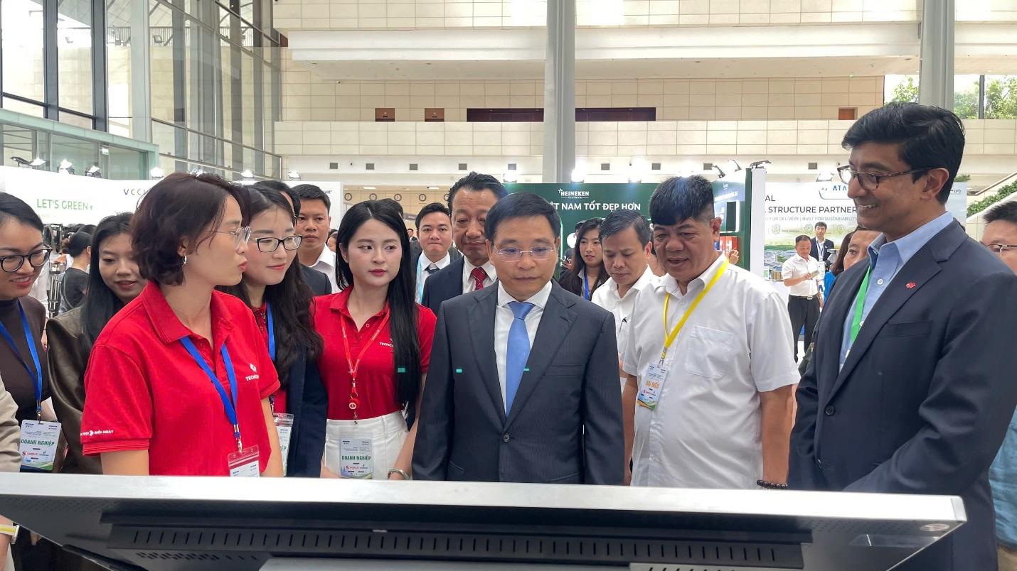 Thúc đẩy lộ trình trung hòa carbon: Techcombank nhận giải thưởng Top 10 Doanh nghiệp Net Zero 2026- Ảnh 1. Thúc đẩy lộ trình trung hòa carbon: Techcombank nhận giải thưởng Top 10 Doanh nghiệp Net Zero 2026- Ảnh 1.
