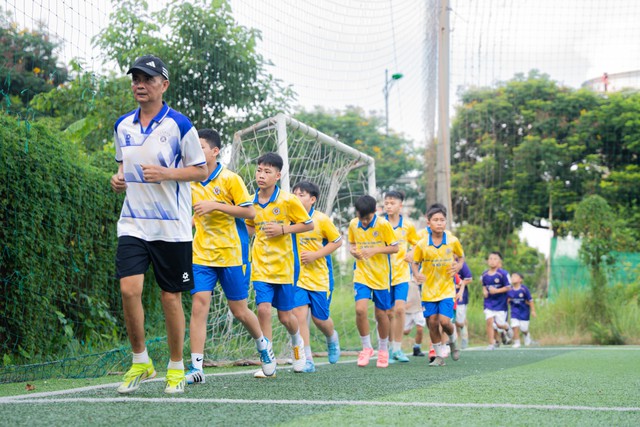 Từ lời hứa với cử tri đến những sân bóng cộng đồng- Ảnh 5. Từ lời hứa với cử tri đến những sân bóng cộng đồng- Ảnh 5.