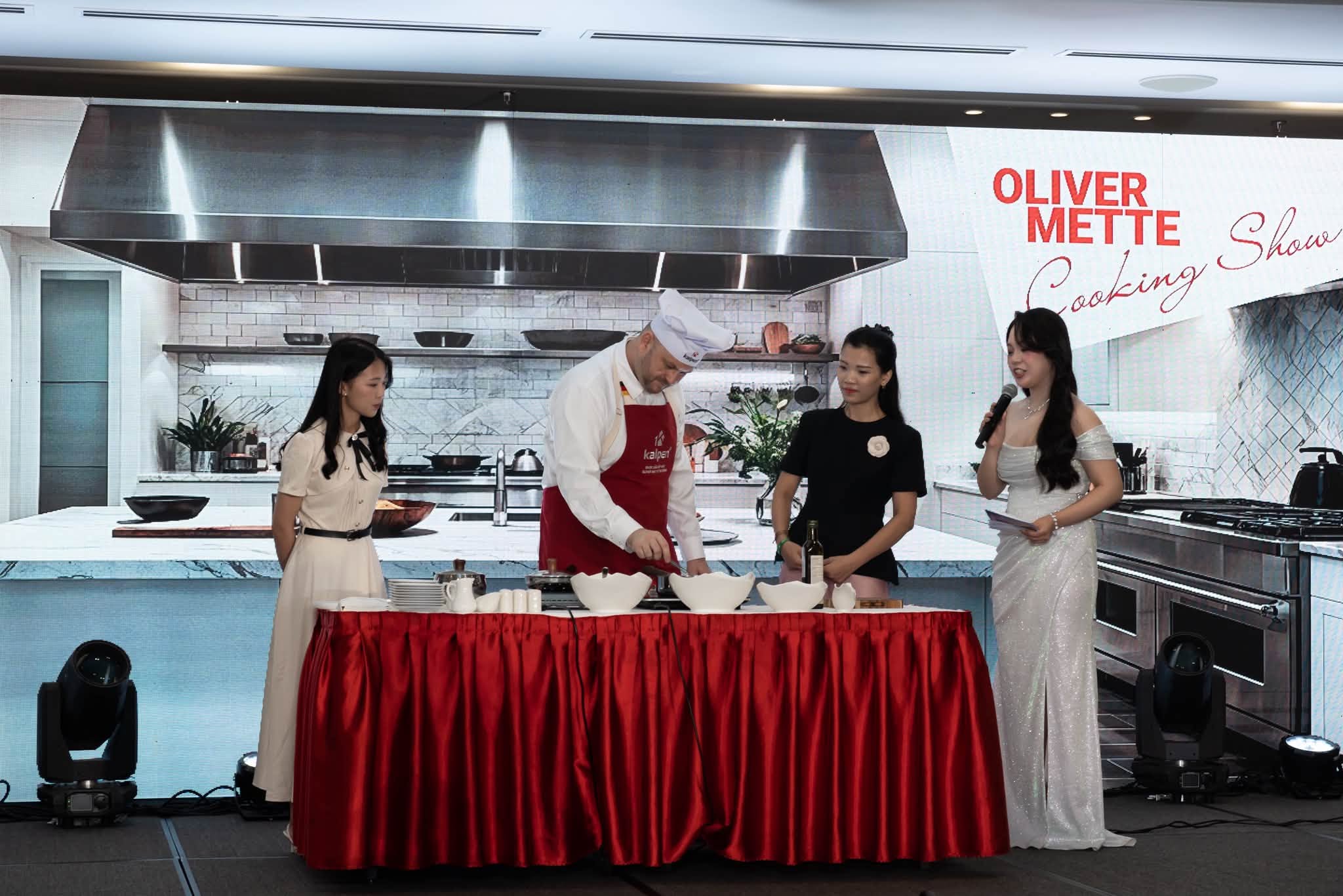 Kalpen Group chính thức công bố đầu bếp Đức Oliver Mette trở thành Đại sứ thương hiệu- Ảnh 4. Kalpen Group chính thức công bố đầu bếp Đức Oliver Mette trở thành Đại sứ thương hiệu- Ảnh 4.