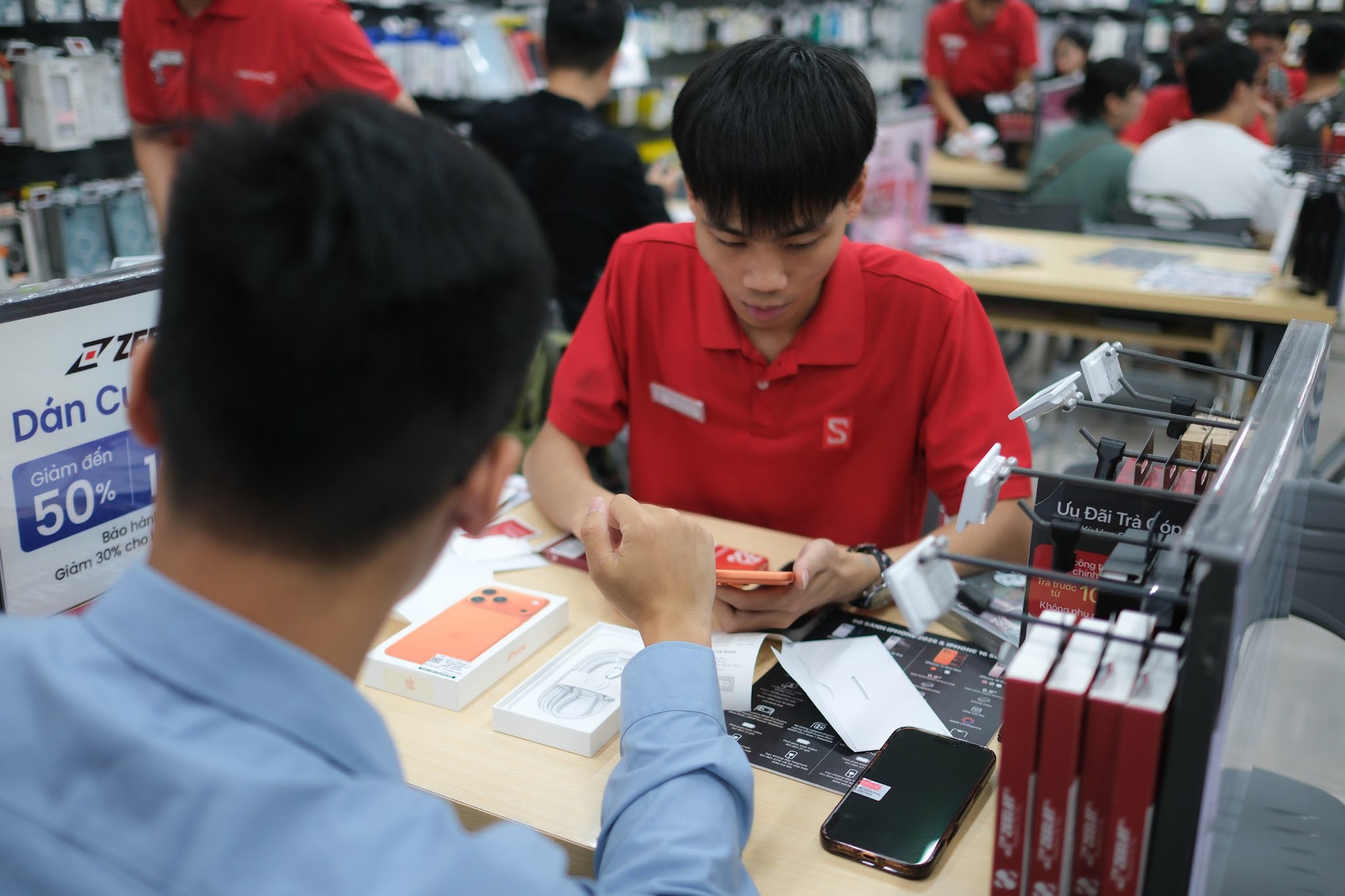 CellphoneS ra mắt chương trình S-Buyback cam kết thu mua cũ- Ảnh 1. CellphoneS ra mắt chương trình S-Buyback cam kết thu mua cũ- Ảnh 1.