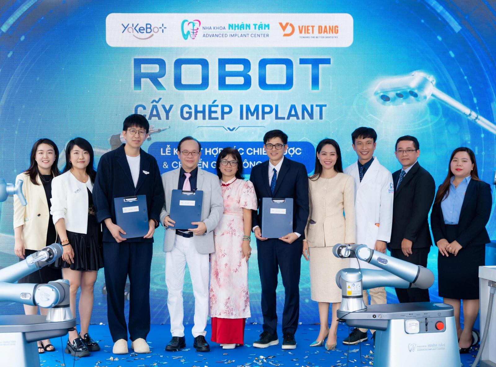 Nha khoa Nhân Tâm đầu tư công nghệ robot cấy ghép implant- Ảnh 1. Nha khoa Nhân Tâm đầu tư công nghệ robot cấy ghép implant- Ảnh 1.