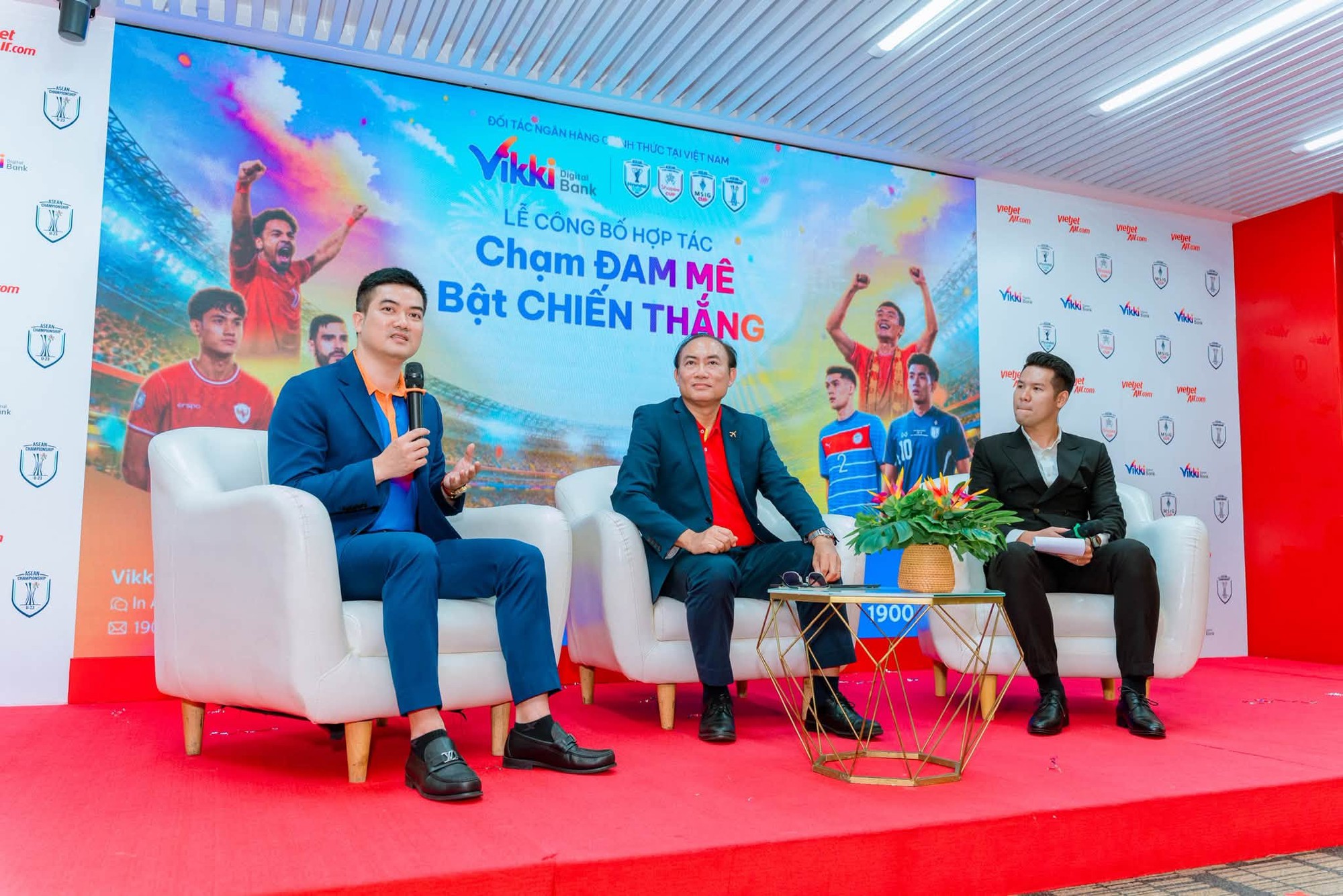 Vikki Digital Bank đồng hành cùng ASEAN United FC kết nối tài chính số với đam mê bóng đá - Ảnh 5. Vikki Digital Bank đồng hành cùng ASEAN United FC kết nối tài chính số với đam mê bóng đá - Ảnh 5.