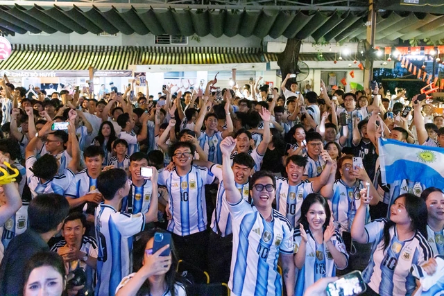 Điều đặc biệt nhất của trận chung kết Argentina - Tây Ban Nha không chỉ nằm trên sân cỏ- Ảnh 1. Điều đặc biệt nhất của trận chung kết Argentina - Tây Ban Nha không chỉ nằm trên sân cỏ- Ảnh 1.