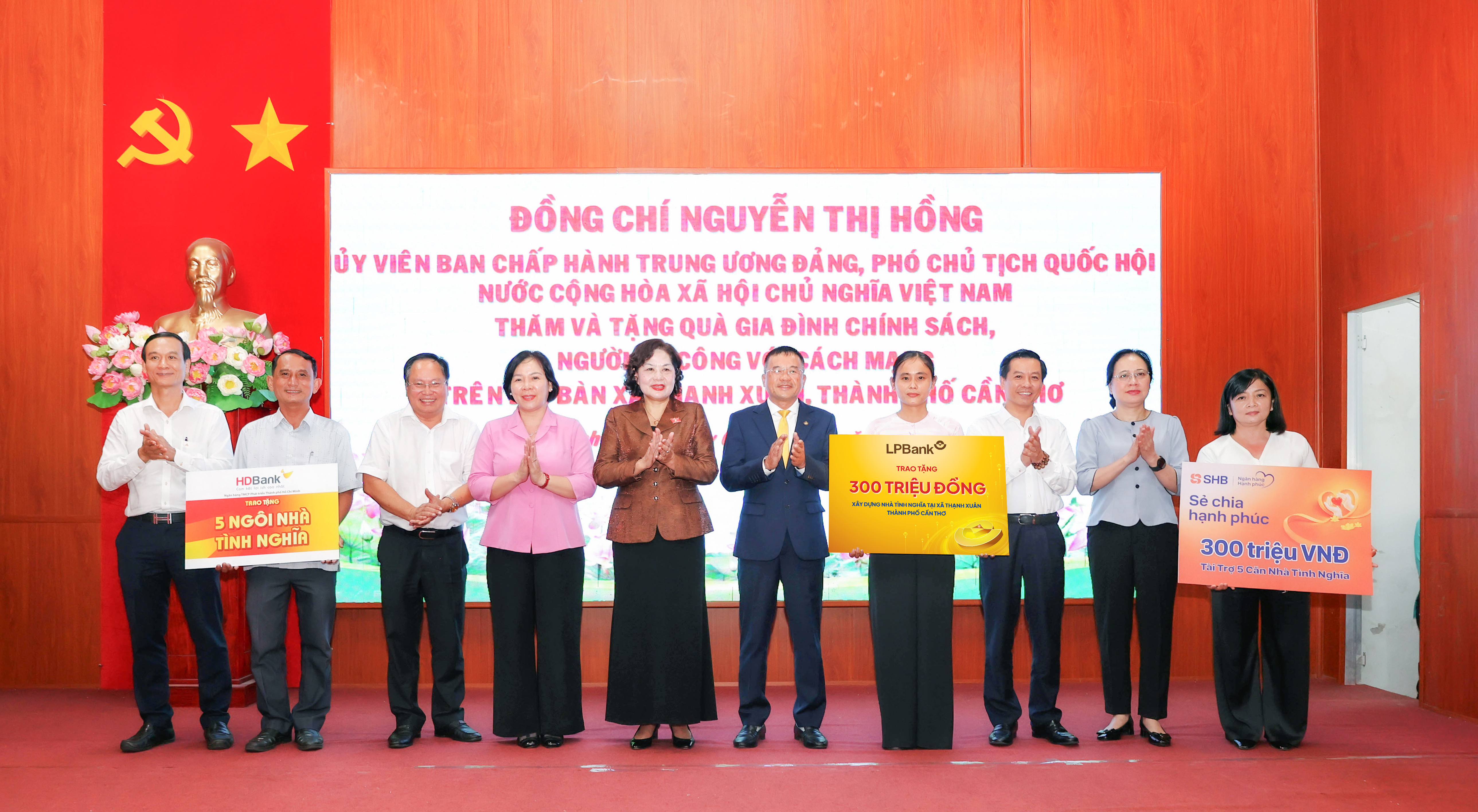LPBank đóng góp 15 tỷ đồng chăm lo người có công, nối dài hành trình 