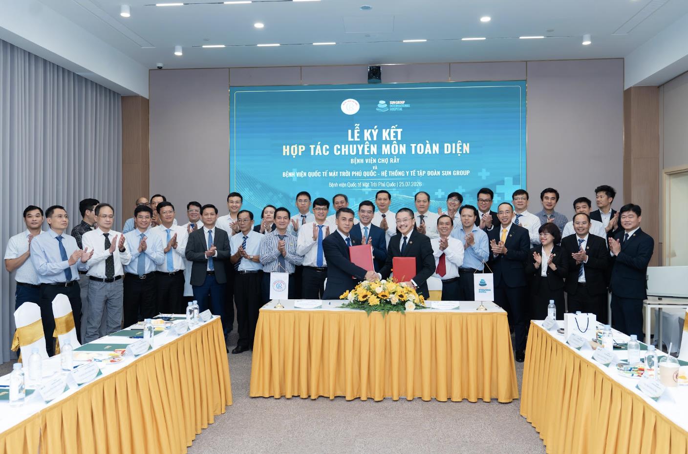 Liên kết bệnh viện tuyến cuối, y tế Phú Quốc chuyển mình hướng tới tầm vóc quốc tế - Ảnh 1.