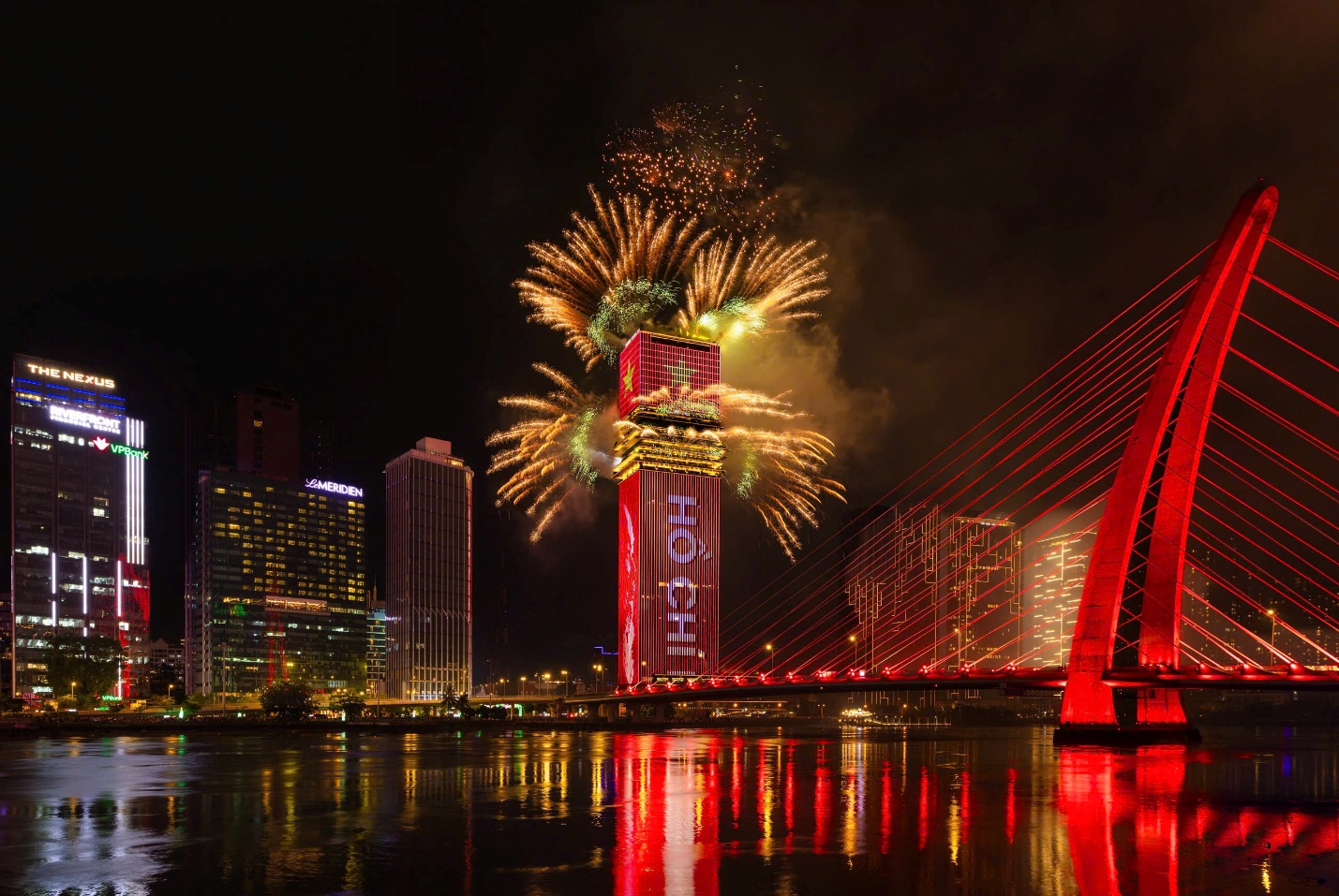Saigon Marina IFC tự hào tỏa sáng, tôn vinh nửa thế kỷ mang tên Bác- Ảnh 4. Saigon Marina IFC tự hào tỏa sáng, tôn vinh nửa thế kỷ mang tên Bác- Ảnh 4.