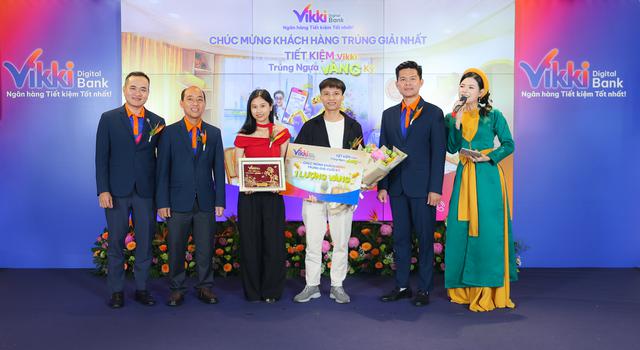 Chủ nhân Ngựa VÀNG 10 lượng SJC lộ diện, Vikki Digital Bank tiếp tục khai cuộc mùa Bóng VÀNG Ký - Ảnh 1.