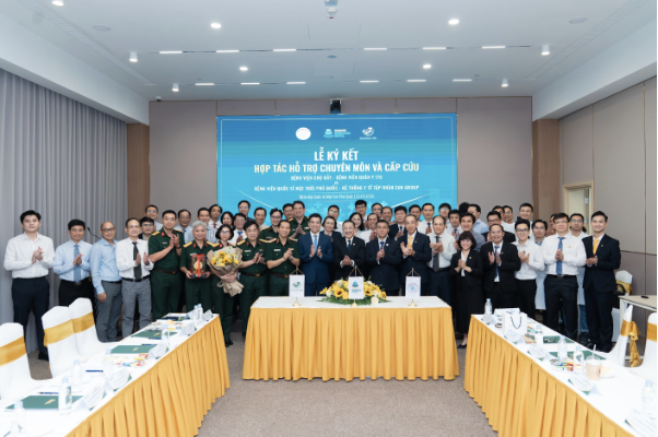 Hết lo vượt biển chữa bệnh, người dân Phú Quốc tiếp cận y tế chất lượng cao với bác sĩ tuyến cuối- Ảnh 2. Hết lo vượt biển chữa bệnh, người dân Phú Quốc tiếp cận y tế chất lượng cao với bác sĩ tuyến cuối- Ảnh 2.