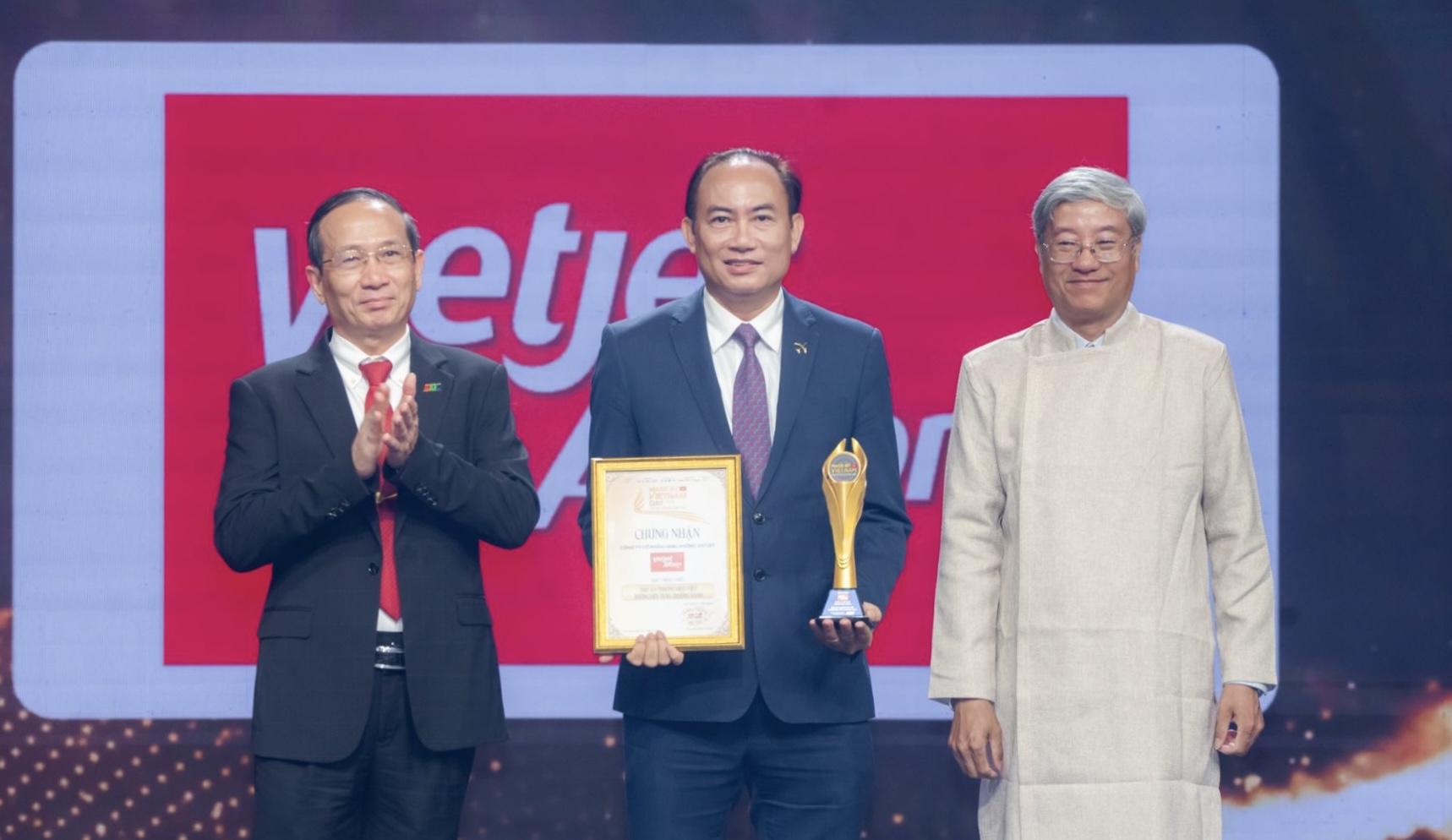 Vietjet được vinh danh “Dấu ấn Thương hiệu Việt hướng tới tăng trưởng xanh”- Ảnh 1. Vietjet được vinh danh “Dấu ấn Thương hiệu Việt hướng tới tăng trưởng xanh”- Ảnh 1.