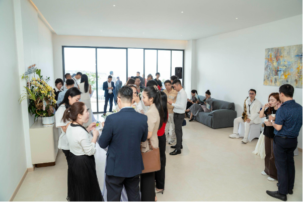 Chính thức khai trương căn hộ mẫu Anh Nguyen Oceanfront Horizon - Ảnh 2. Chính thức khai trương căn hộ mẫu Anh Nguyen Oceanfront Horizon - Ảnh 2.