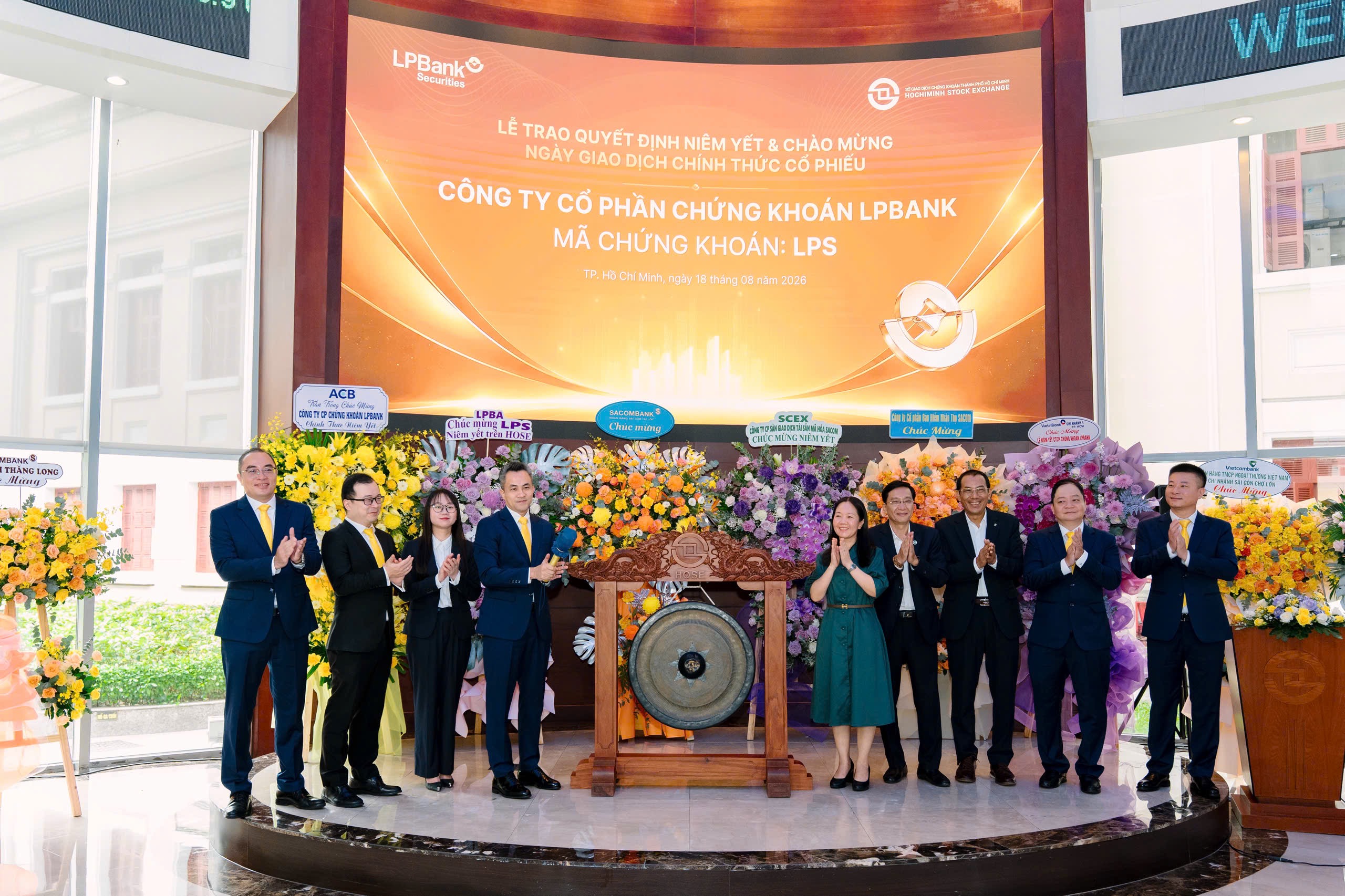 LPBS chính thức niêm yết trên sàn HOSE, mở ra hành trình phát triển mới- Ảnh 1. LPBS chính thức niêm yết trên sàn HOSE, mở ra hành trình phát triển mới- Ảnh 1.