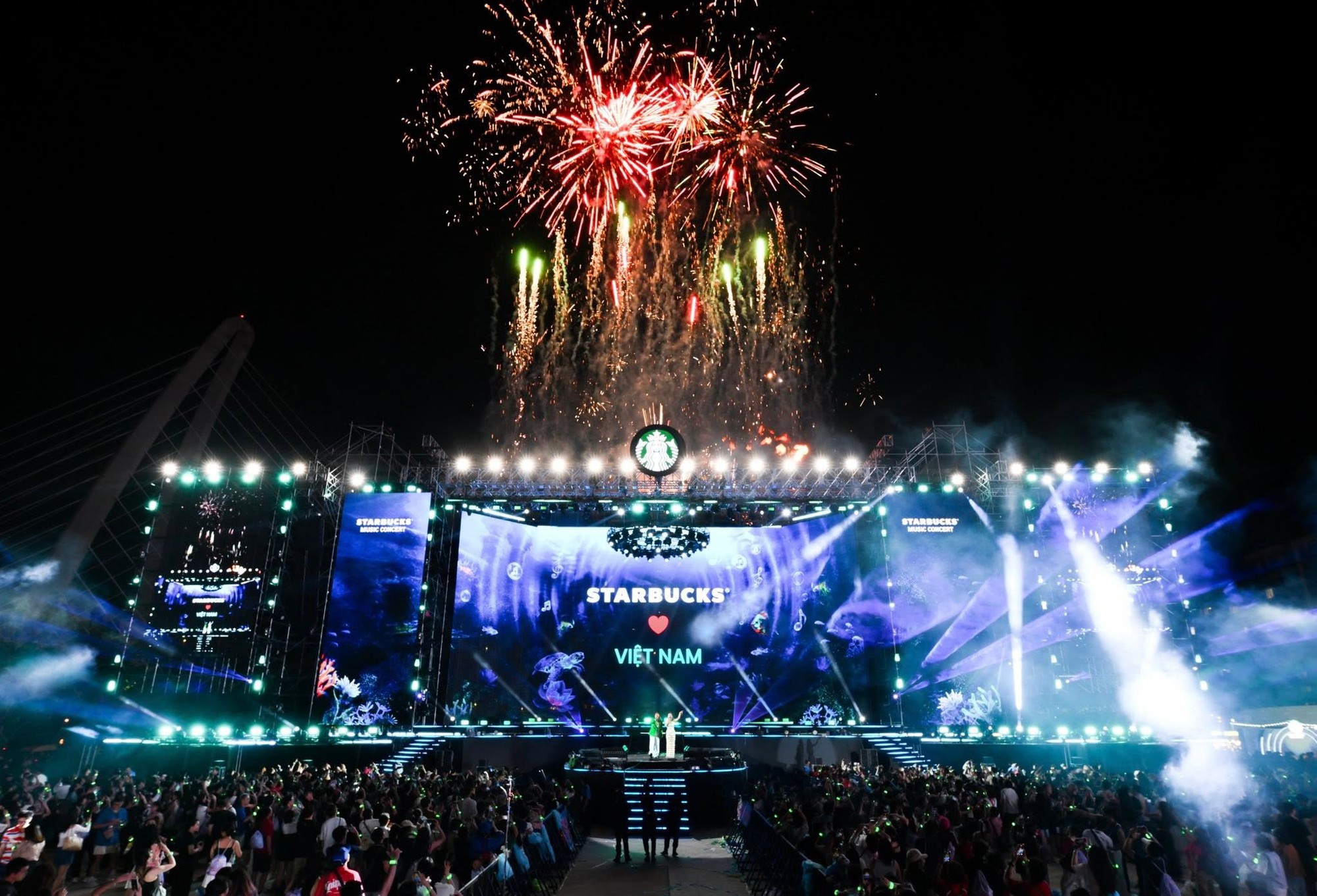 Sẵn sàng bùng nổ tại Starbucks Music Concert: SACOMBANK Visa mang đến đặc quyền vé sớm - Ảnh 2.