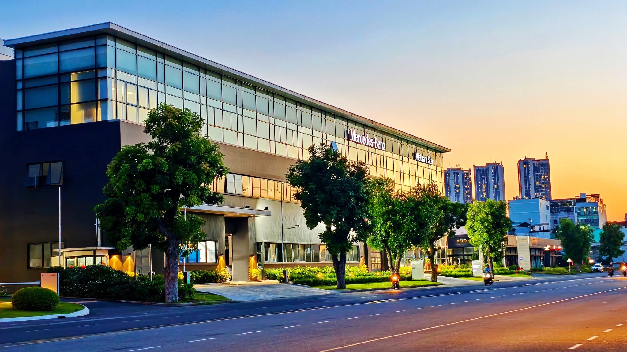 Mercedes-Benz Vietnam Star Automobile: Chuẩn mực mới của sự sang trọng - Ảnh 2.