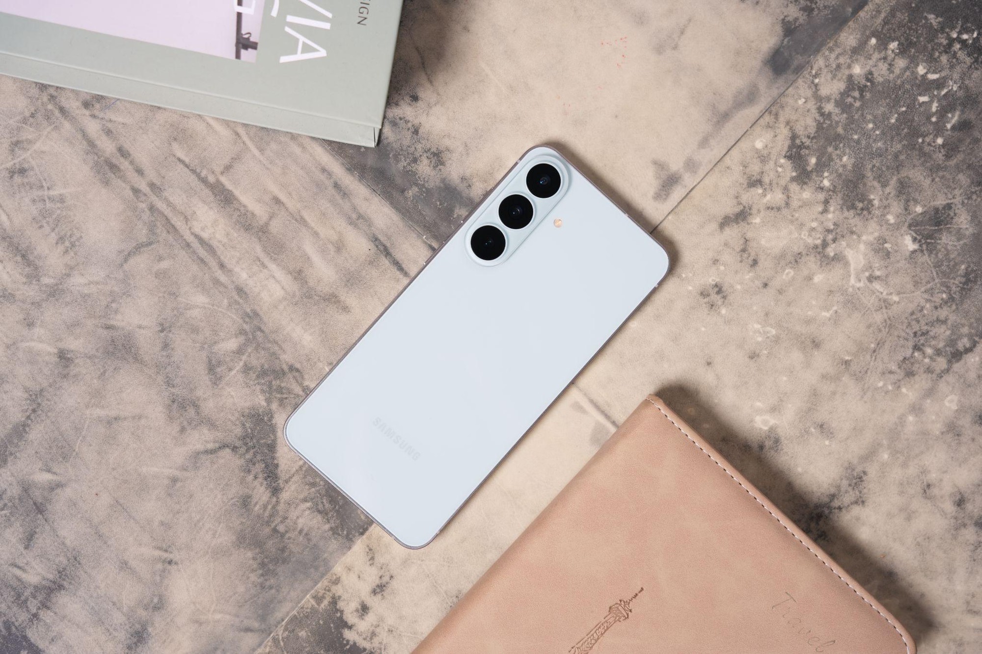Galaxy S26 FE sở hữu hàng loạt nâng cấp hạng S ở những tính năng thiết yếu - Ảnh 3. Galaxy S26 FE sở hữu hàng loạt nâng cấp hạng S ở những tính năng thiết yếu - Ảnh 3.