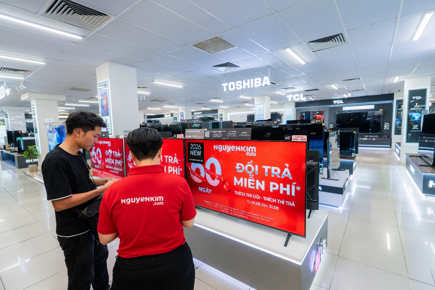 Nguyễn Kim áp dụng chính sách 