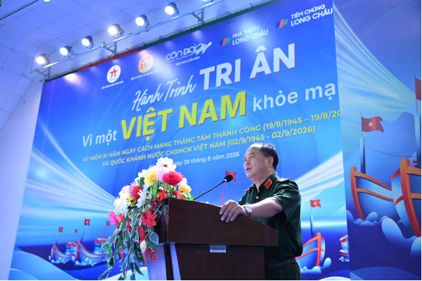 Chuỗi nhà thuốc hiện diện tại Côn Đảo: Long Châu đi thật xa để đến thật gần người dân - Ảnh 2. Chuỗi nhà thuốc hiện diện tại Côn Đảo: Long Châu đi thật xa để đến thật gần người dân - Ảnh 2.