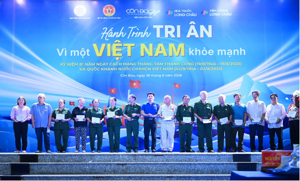 Chuỗi nhà thuốc hiện diện tại Côn Đảo: Long Châu đi thật xa để đến thật gần người dân - Ảnh 5. Chuỗi nhà thuốc hiện diện tại Côn Đảo: Long Châu đi thật xa để đến thật gần người dân - Ảnh 5.