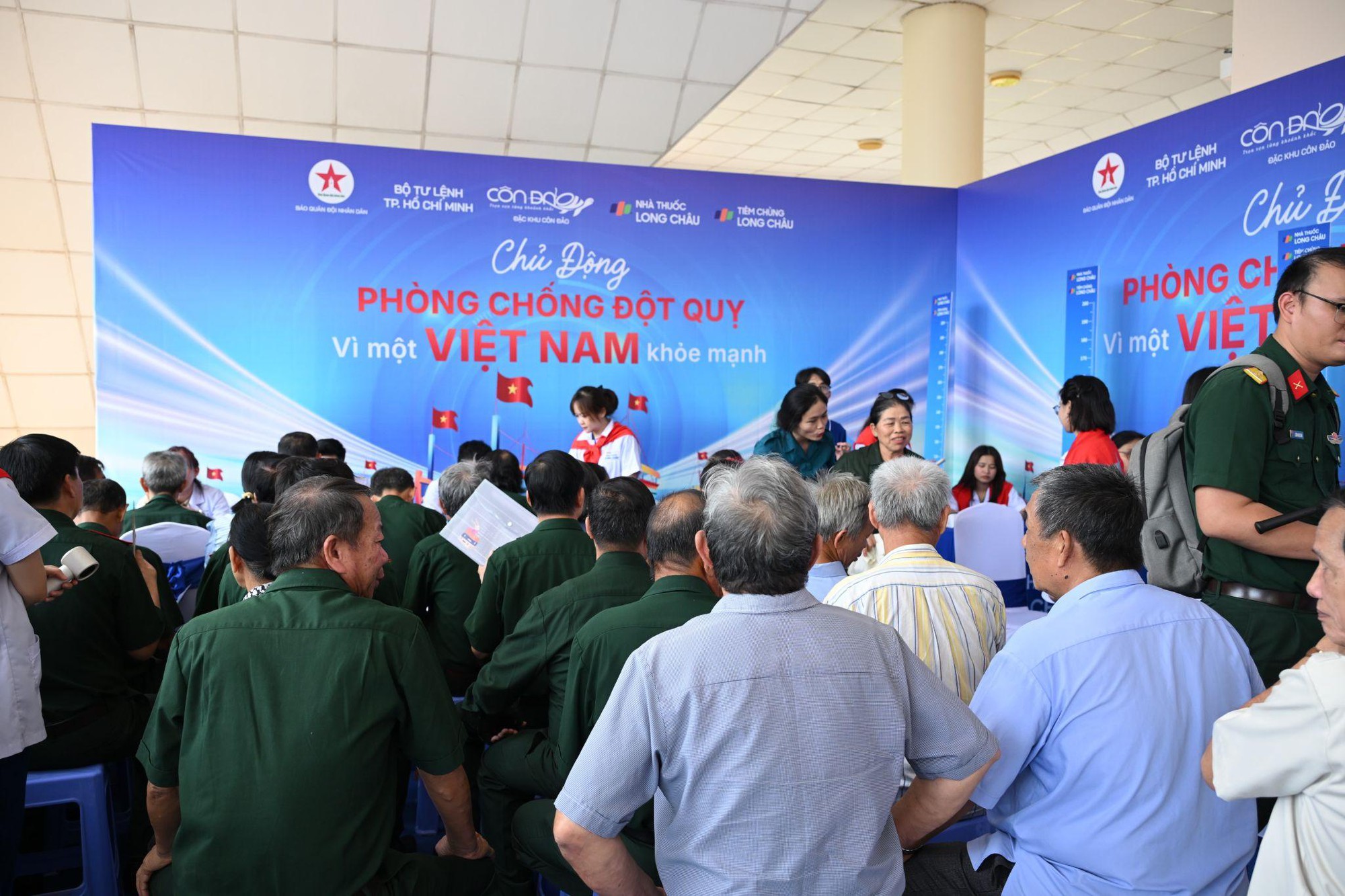 Long Châu nối dài hành trình tri ân tại vùng đảo tiền tiêu thiêng liêng Côn Đảo- Ảnh 6.