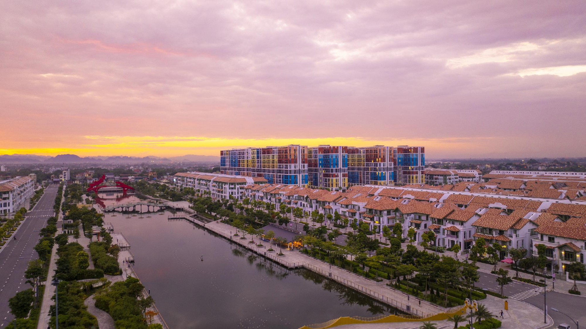 ‏Trốn khói bụi, tắc đường, kiến trúc sư trẻ quyết đưa cả nhà về Sun Urban City sống‏ - Ảnh 2.