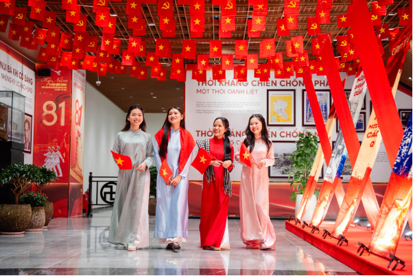Nam Bộ nhộn nhịp du kh&aacute;ch l&ecirc;n n&uacute;i, xuống biển dịp lễ 2/9 - Ảnh 1.