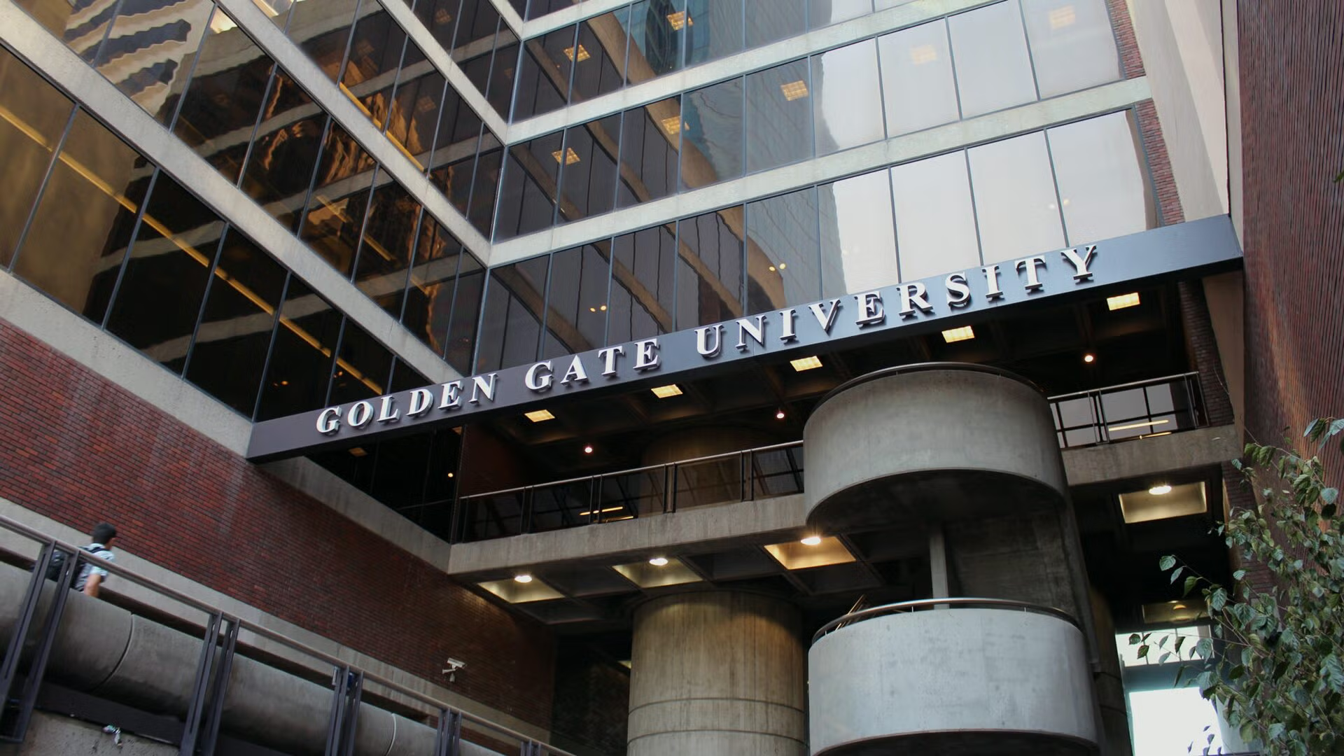 upGrad ra mắt MBA song ngữ chuyển đổi từ Golden Gate University- Ảnh 2.