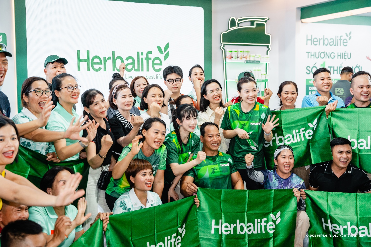 Herbalife Việt Nam đồng hành cùng hơn 7.000 vận động viên tại VnExpress Marathon Nghệ An 2026 - Ảnh 3. Herbalife Việt Nam đồng hành cùng hơn 7.000 vận động viên tại VnExpress Marathon Nghệ An 2026 - Ảnh 3.