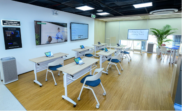 ‏Samsung Electronics khai trương Business Experience Studio tại Việt Nam, mở rộng hệ sinh thái giải pháp công nghệ toàn diện cho doanh nghiệp‏
        ‏ ‏- Ảnh 4.