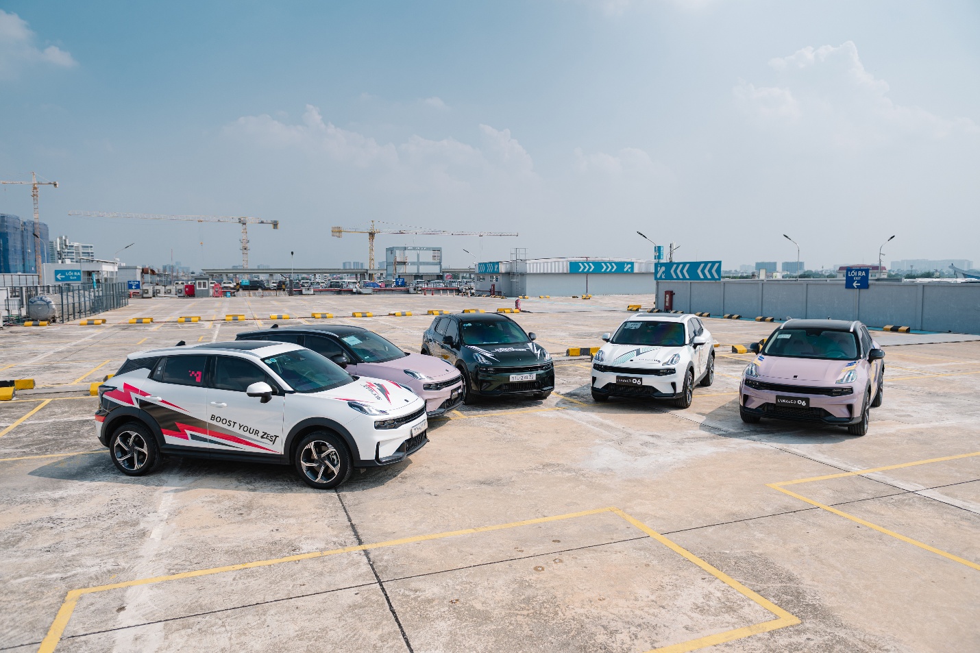 Dàn xe Lynk & Co 06 ‘khoác’ bộ tem phong cách mới- Ảnh 11.