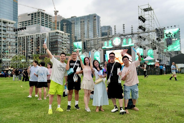 ‏Từ Fast-track đến biển lightstick: Trải nghiệm đi concert siêu khác biệt của chủ thẻ SACOMBANK Visa‏ - Ảnh 8.