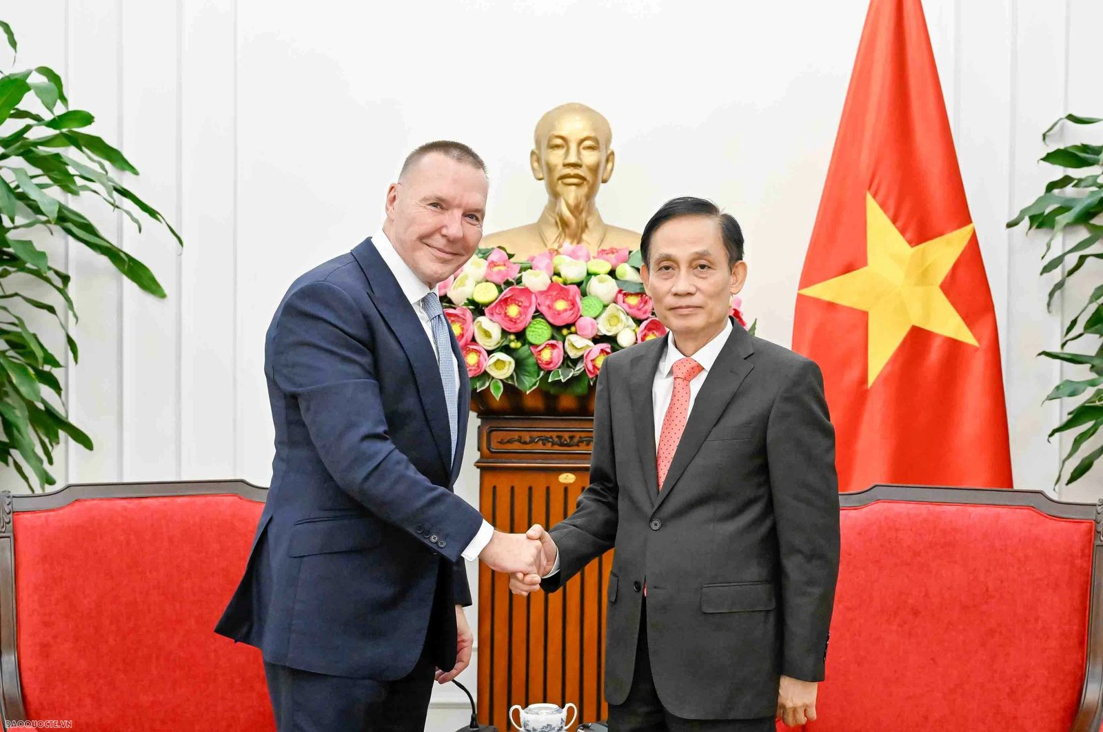 Đón sóng đầu tư 136,3 tỷ USD: Thị trường thiết bị năng lượng đứng trước cơ hội lịch sử- Ảnh 5. Đón sóng đầu tư 136,3 tỷ USD: Thị trường thiết bị năng lượng đứng trước cơ hội lịch sử- Ảnh 5.