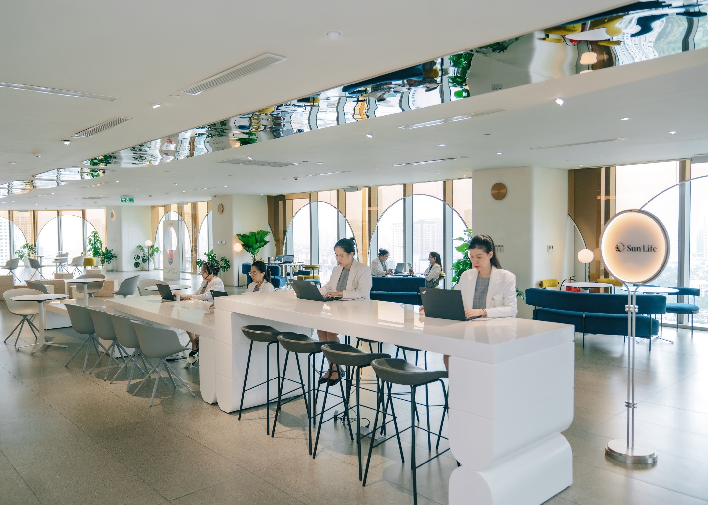 Tập đoàn Sun Life ghi nhận tăng trưởng tích cực, tiếp tục mở rộng mạng lưới tại Việt Nam- Ảnh 1. Tập đoàn Sun Life ghi nhận tăng trưởng tích cực, tiếp tục mở rộng mạng lưới tại Việt Nam- Ảnh 1.