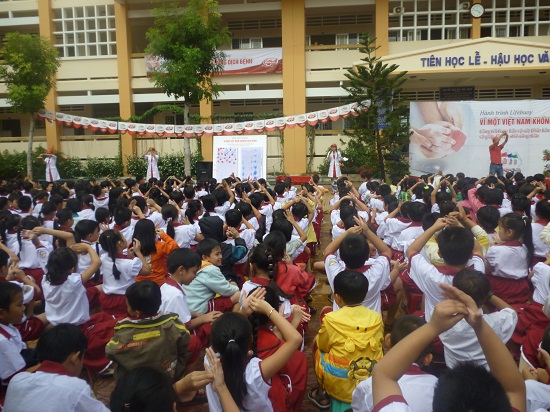 Chung tay v&igrave; sức khỏe trẻ em n&ocirc;ng th&ocirc;n 4