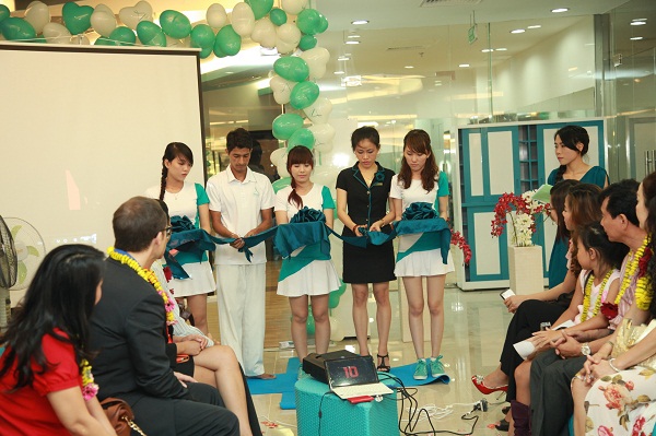 Khai trương trung t&acirc;m yoga cao cấp