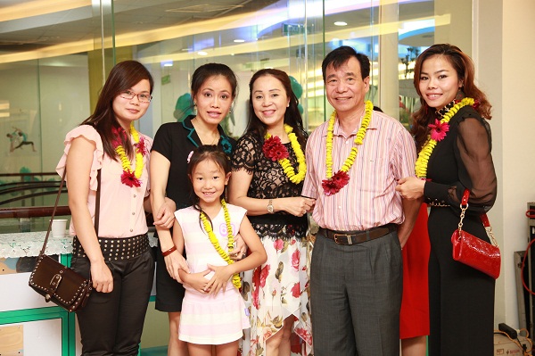 Khai trương trung t&acirc;m yoga cao cấp