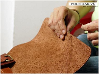 Phong c&aacute;ch thời trang hiện đại từ chất liệu da 6